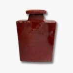 Rote Keramikflasche