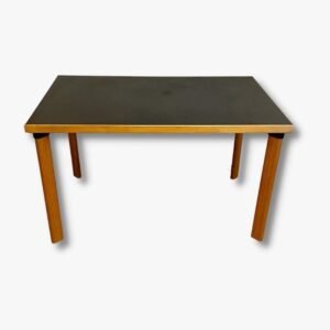 Artek Vintage Alvar Aalto HL1-Beine Tisch mit Linoleum