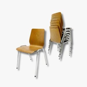 8 stapelbare Holzstühle von Inauen Stuhl- und Tischfabrik AG