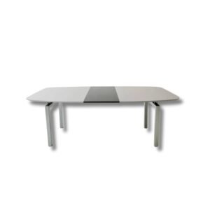 Tisch mit Metallgestell ausziehbar