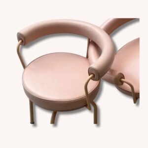 LC7 Cassina Drehsessel in einem zarten Rosa