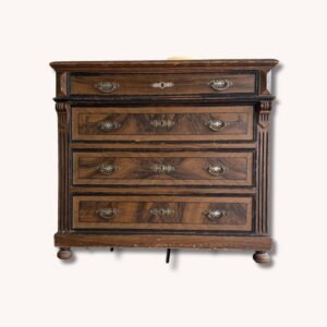 Antike Nussbaum-Kommode um 1900 – Originalbeschläge, charaktervolle Patina