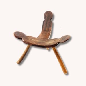 Antiker Dreifuss-Hocker Holz Vintage Gebärstuhl Design