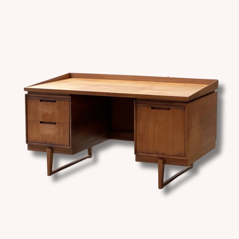 Eleganter Mid Century Schreibtisch in Nussbaum, 1960er Jahre-vintage-secondhand-gebraucht-schweiz (Instagram Post) Eleganter Mid Century Schreibtisch in Nussbaum, 1960er Jahre