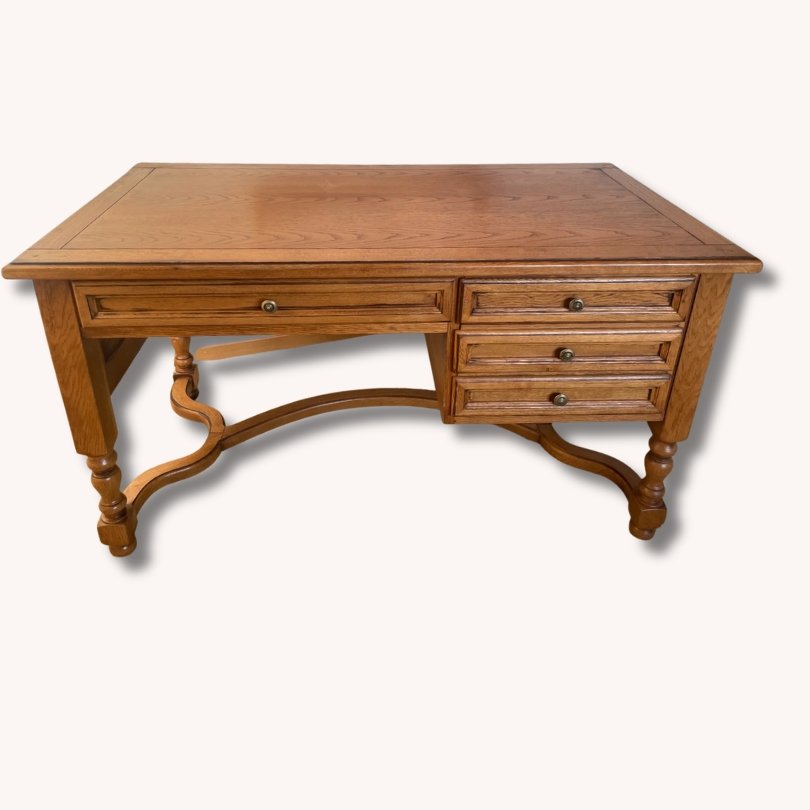 Schreibtisch-Nussbaum