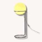 Space Age Stehlampe mit Opalglaskugel und Chromgestell, 1970er Jahre