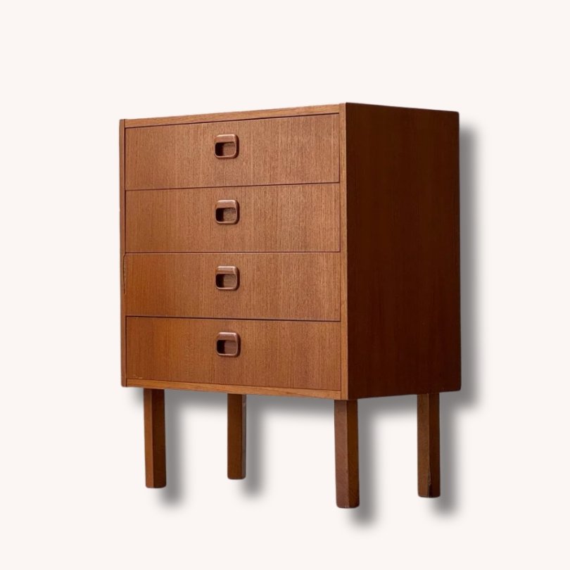 Mid-Century Kommode auf Beinen mit Teakfurnier, 1960er Jahre