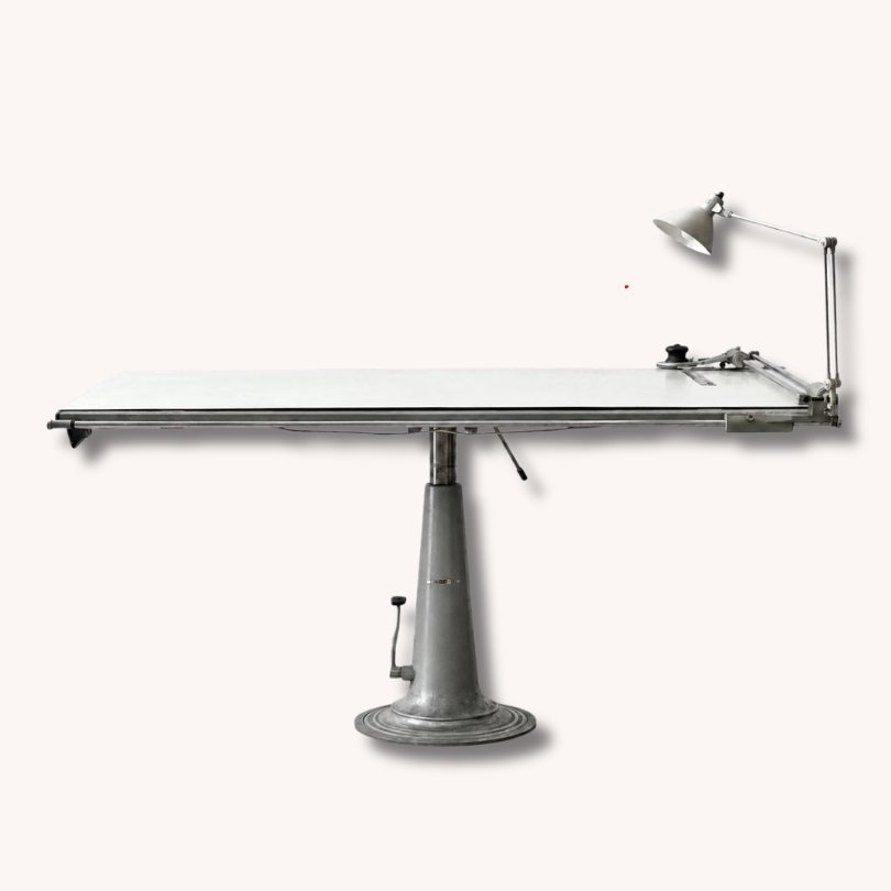 Hydraulischer Höhenverstellbarer Tisch mit integrierter Arbeitsleuchte von Nike Eskilstuna, Schweden, 1950er Jahre